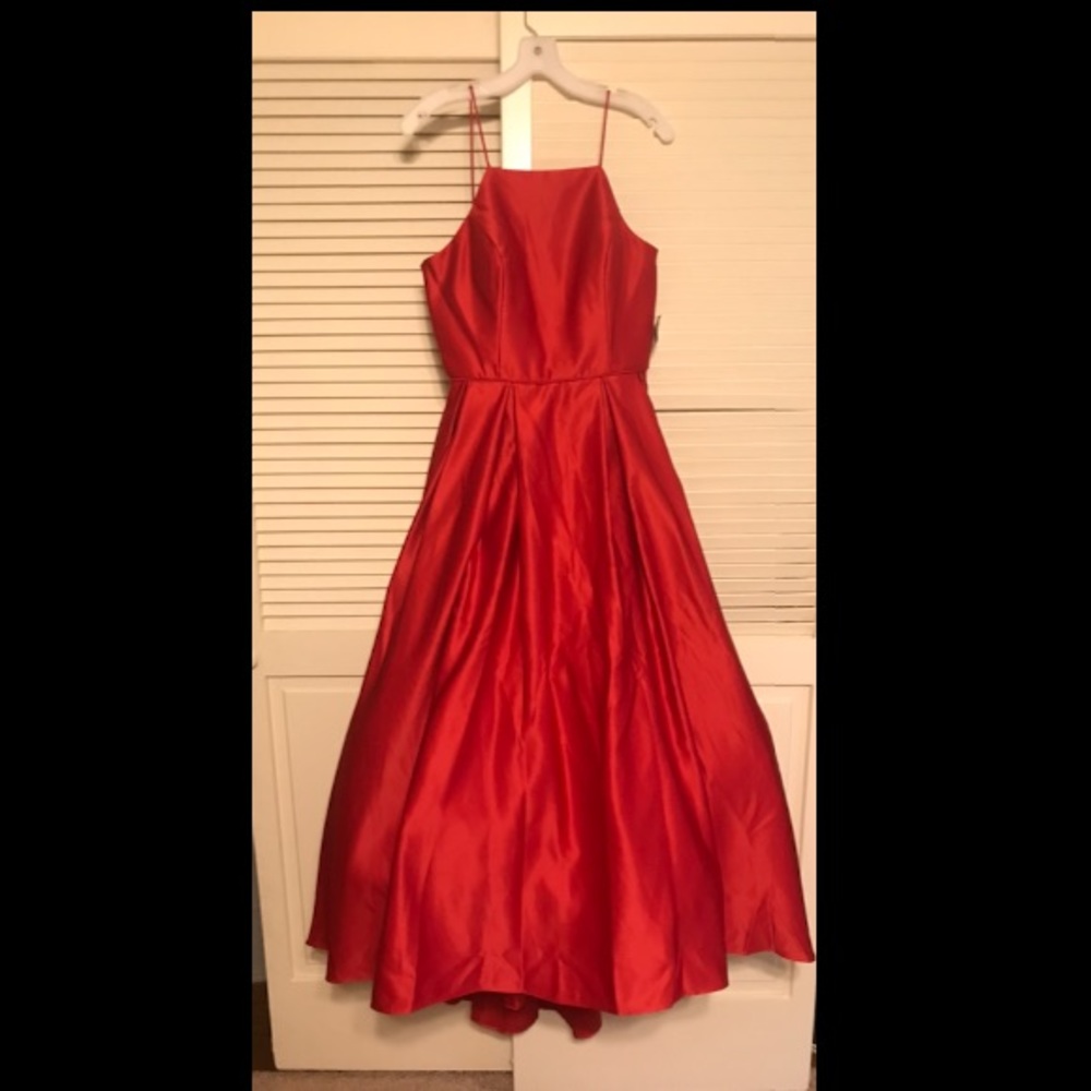 David’s Bridal red high-neck satin ball gown - Picture 2 of 3